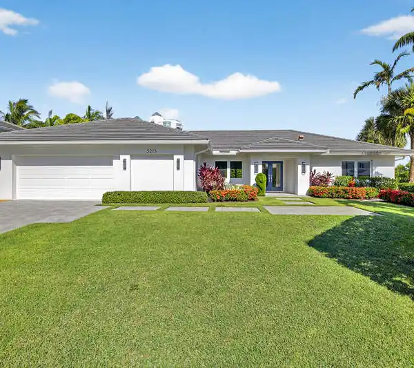 EXCEPTIONAL HOME IN SEAGATE