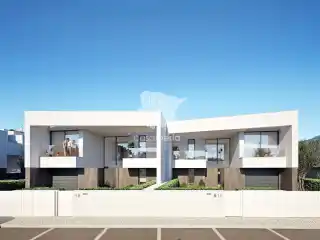 Contemporary Villa Haven with Jacuzzi Retreat