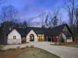 Transitional Home in Ramble Biltmore Forest