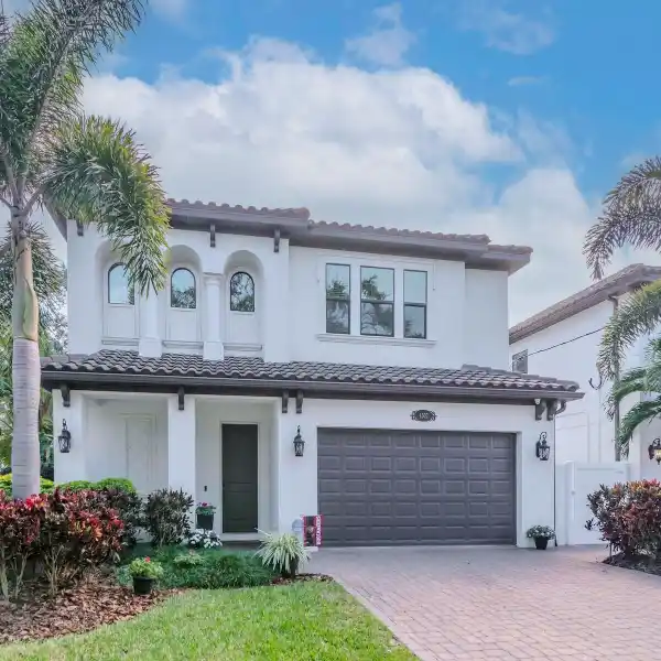 LUXURY EXECUTIVE HOME WITH NO EXPENSE SPARED