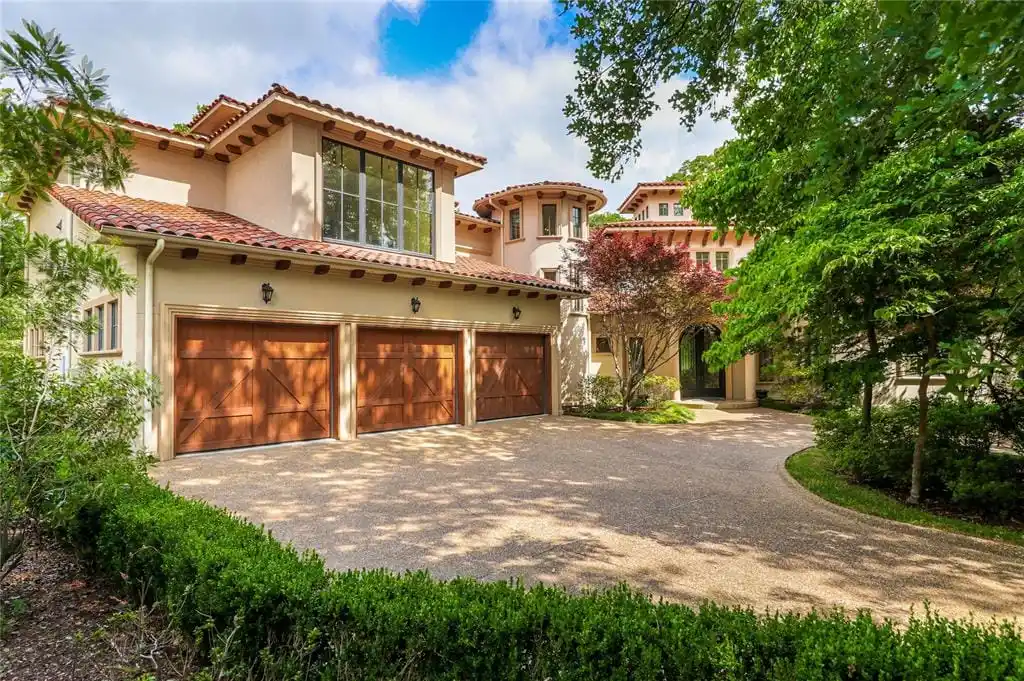 Fabulous Views from a Signature Golf Course Lot