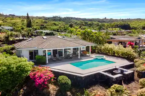 Elegant Single-Level Luxury Home in Bayview Estates