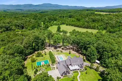 Meadow Creek Manor