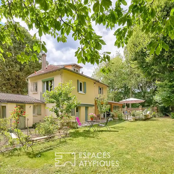 BUCOLIC SETTING ON THE BANKS OF THE SEINE