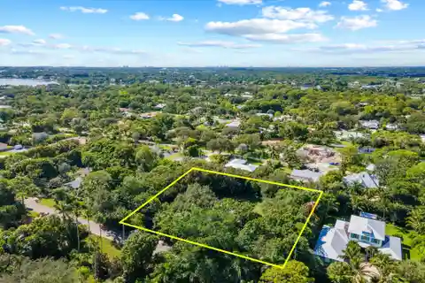 Exceptional Pennock Point Opportunity