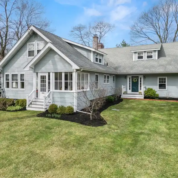 TRULY UNIQUE PROPERTY THAT HAS IT ALL
