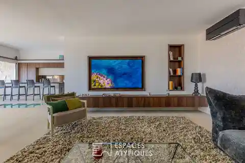 Contemporary Single-Storey Villa