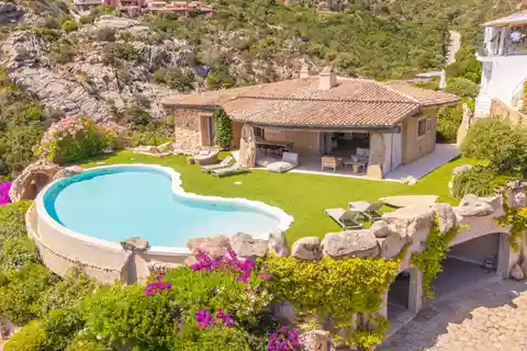 Mediterranean Elegance with Contemporary Architecture