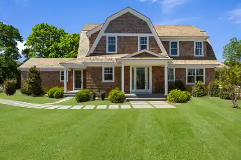 Spacious Hamptons Retreat with Stunning Amenities