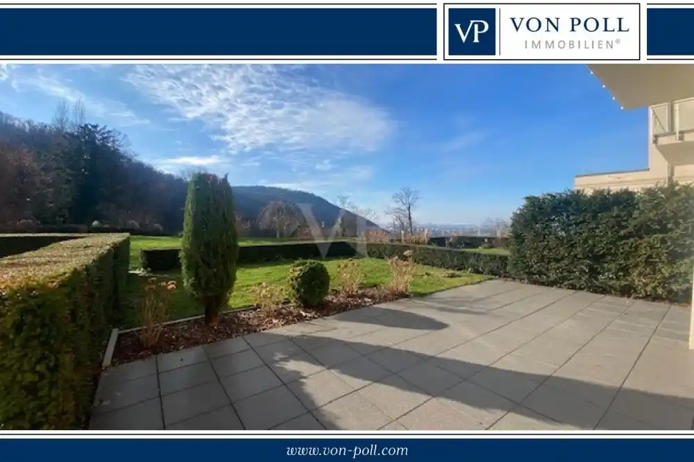 Living in the Castle Hotel: Sunny Apartment with a Dream View