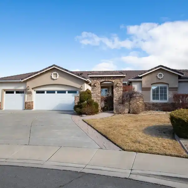 SINGLE-STORY HOME ON A QUIET CUL-DE-SAC IN HIDDEN VALLEY