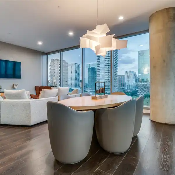 REFINED RESIDENCE WITH SWEEPING VIEWS