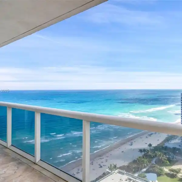WATERFRONT CONDO WITH BREATHTAKING VIEWS