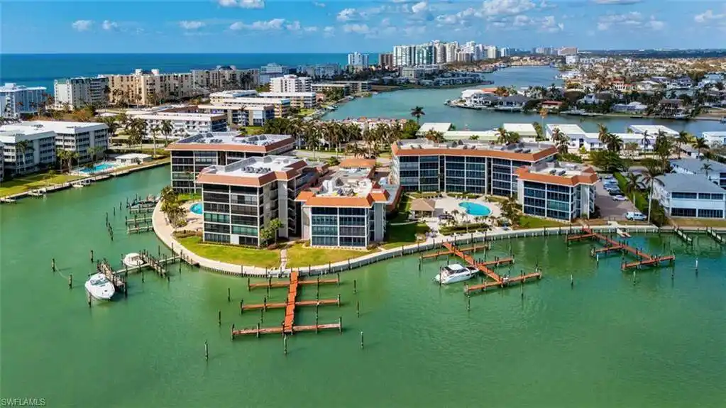 Stunning Fifth Floor Corner Residence