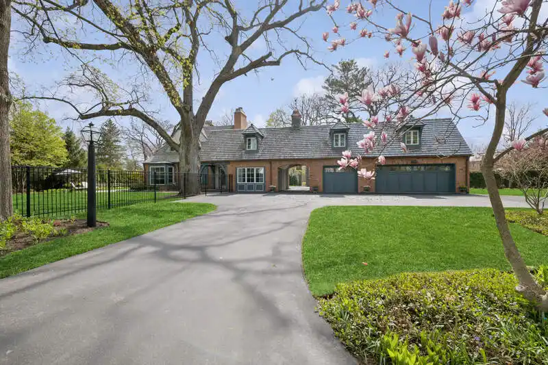 Wonderful Jerome Cerny East Lake Forest Home