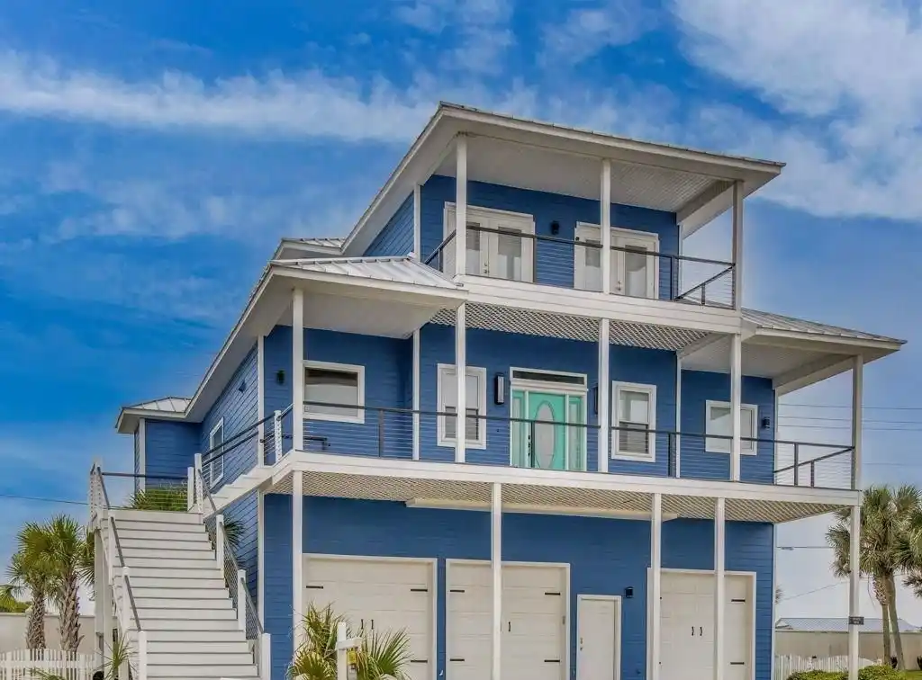 Coastal Retreat with Deep Water Boat Slip