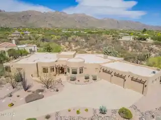 Beautiful Santa Fe-style Retreat