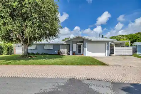 Pristine Three Bedroom Home with Pool in Wilton Manors