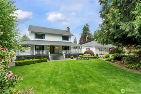 Lake Tapps Waterfront Homestead