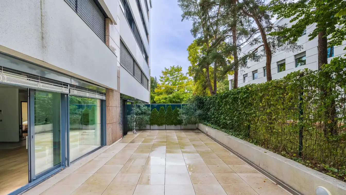 Luxury Apartment Blending Tranquility and Convenience