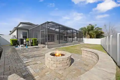 Spacious Five Bedroom Home with Resort-style Backyard