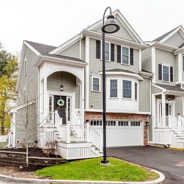 SPACIOUS END-UNIT TOWNHOME