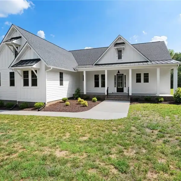 CUSTOM MOVE-IN READY HOME IN BREEZE HILL