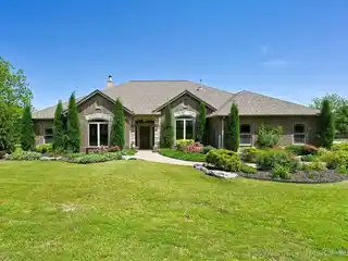 Private Country Oasis with Pond and Pool