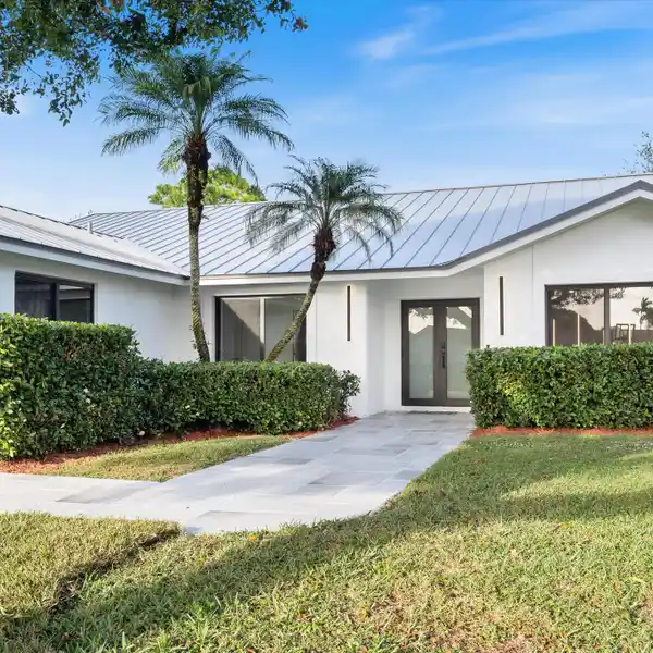 PHENOMINAL HOME WITH LUXE MODERN UPGRADES