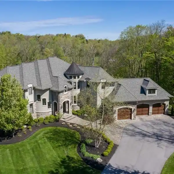 EXTRAORDINARY KETMAR-DESIGNED AND BUILT RESIDENCE