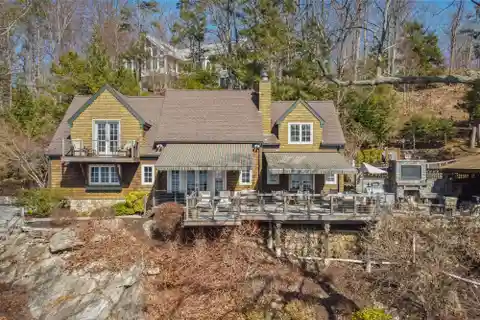 Exquisite Home on Candlewood Lake