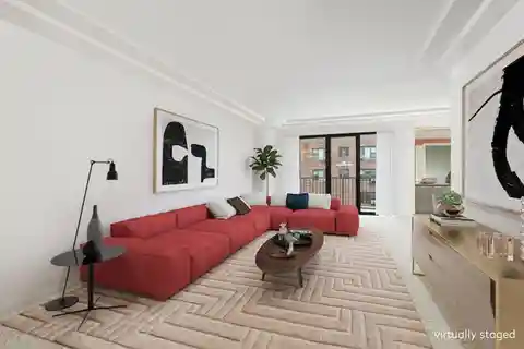 Spacious Renovated Corner 5 Room Apartment