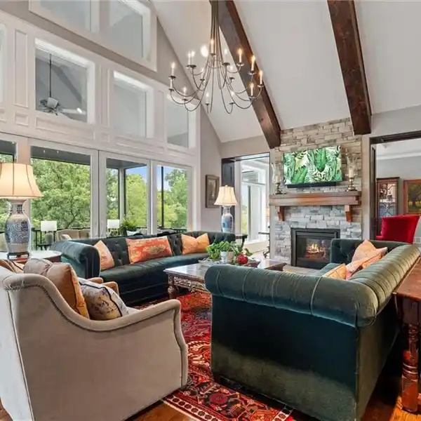 LAKEFRONT CUSTOM HOME IN COVETED RISS LAKE RESERVE