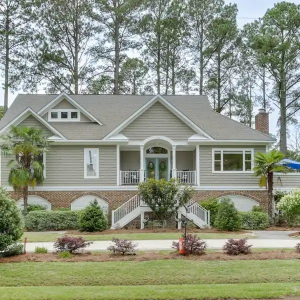 CUSTOM WATERFRONT HOME ON A PRIVATE CUL-DE-SAC