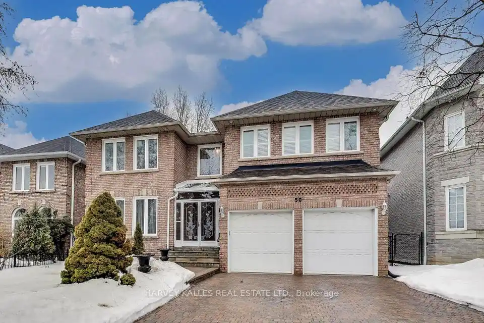 Luxurious Two-story Detached Home