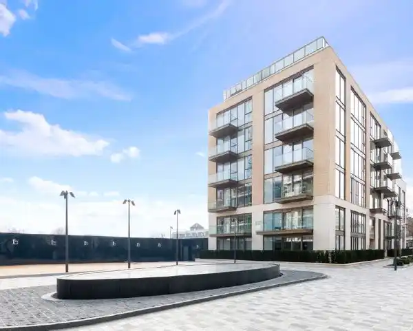 MODERN FLAT WITH PRIVATE BALCONY AND RESORT AMENITIES