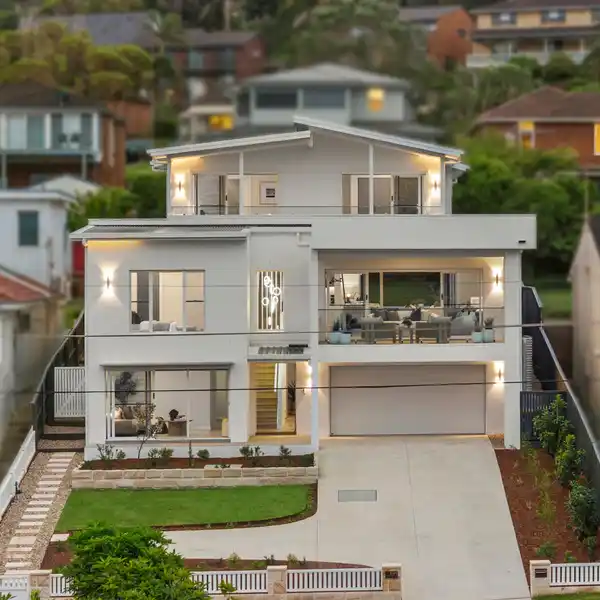 BRAND-NEW WATTLE COURT HOME