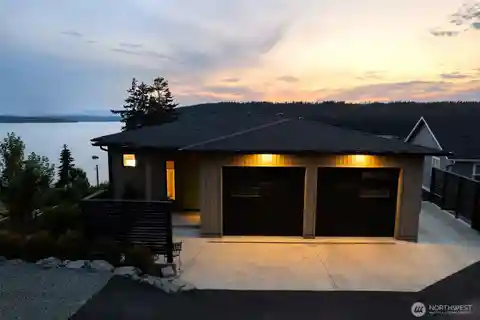 Single-level Living at Its Finest