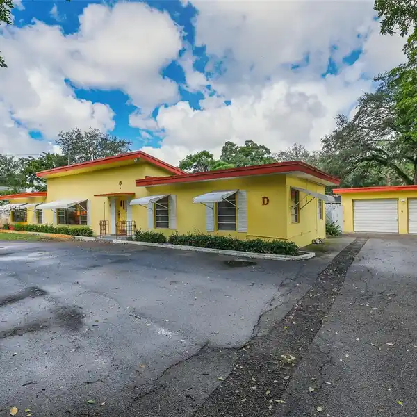 CLASSIC FORT LAUDERDALE RANCH STYLE HOME