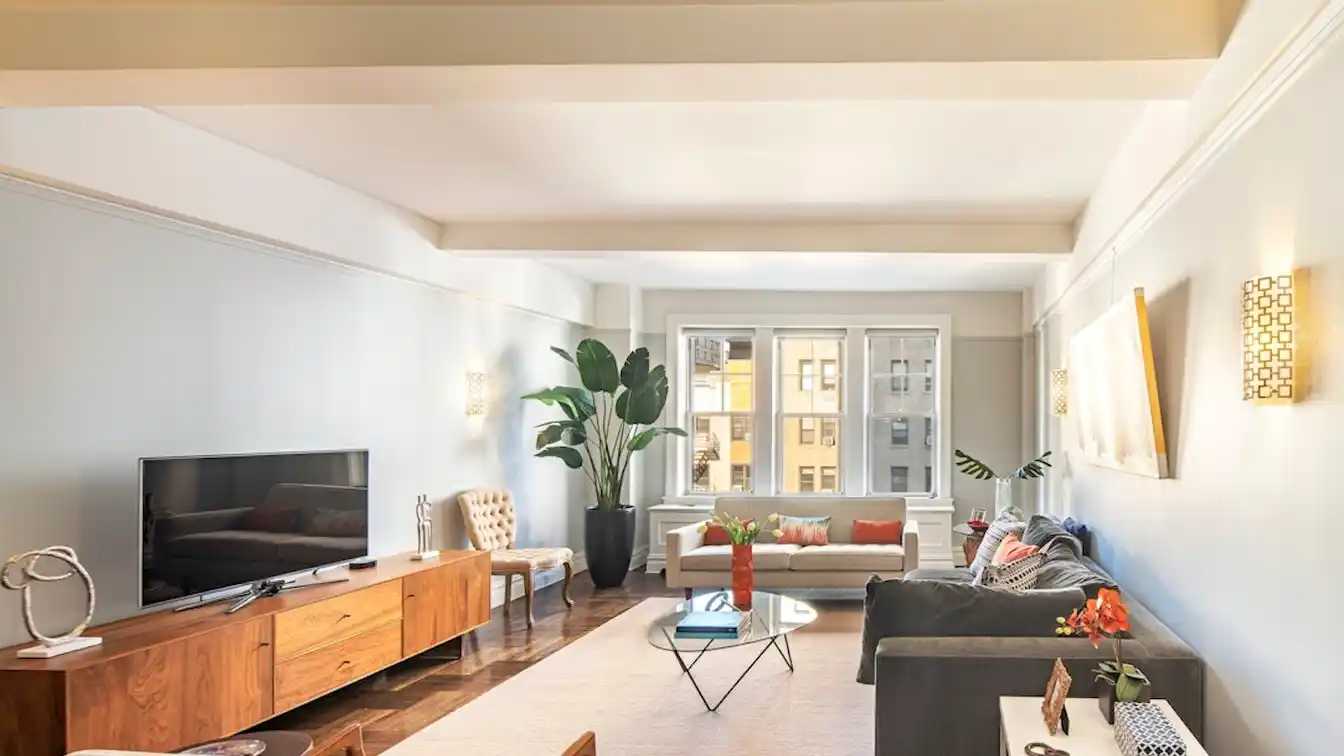Renovated Classic 7 Right off Central Park