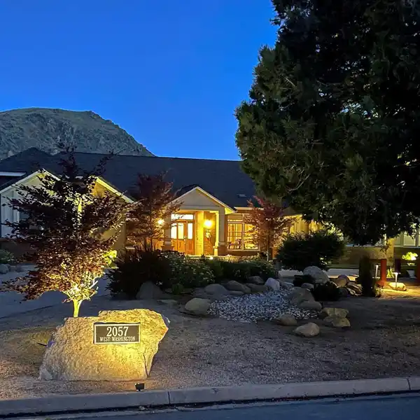 BEAUTIFUL RESIDENCE IN IDEAL LONGVIEW ESTATES LOCATION