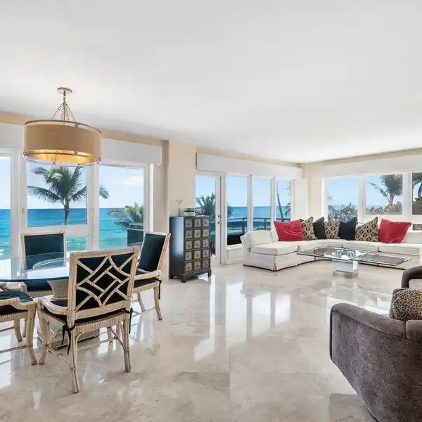 THREE BEDROOM HOME IN A BEACHFRONT BUILDING