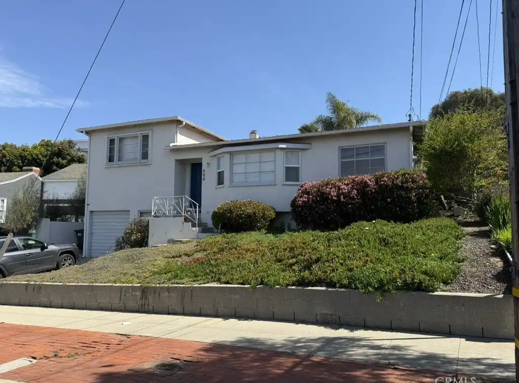 Charming Home in a Prime Beachside Location