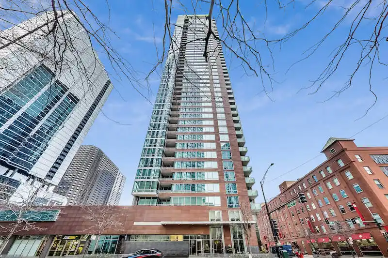 Penthouse in Parkview Condominiums at River East