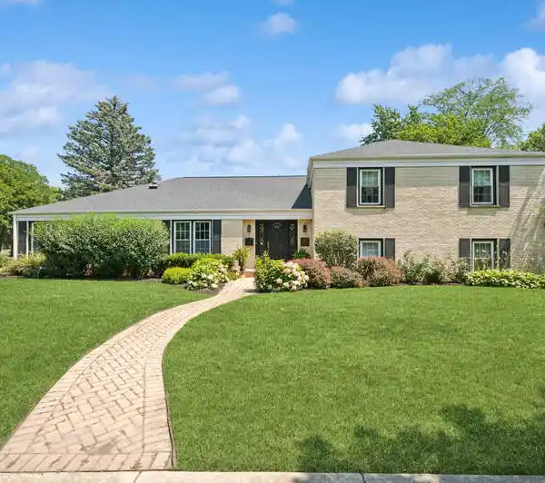 ELEGANT HOME WITH SPACIOUS LAYOUT