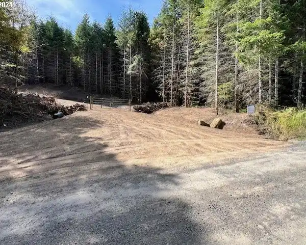 VERY PRIVATE WOODED LOT