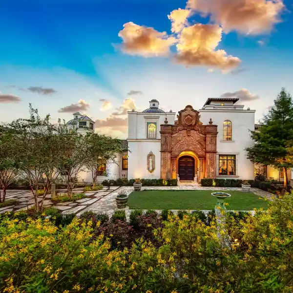 AN UNPRECEDENTED CREATION A DESIRABLE UPSCALE NEIGHBORHOOD