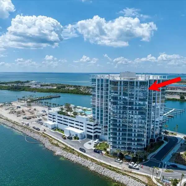 EXQUISITE CONDO OFFERING COMFORT AND STYLE