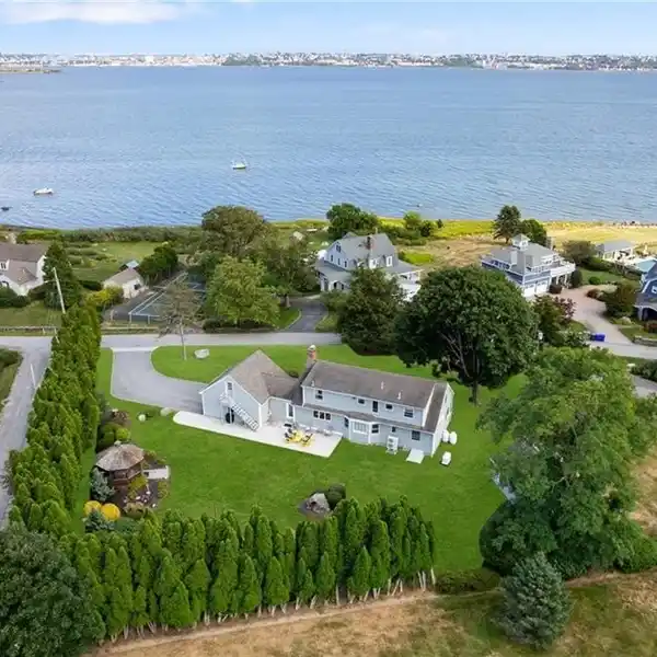 WATERFRONT CAPE WITH STUNNING MT. HOPE BAY VIEWS