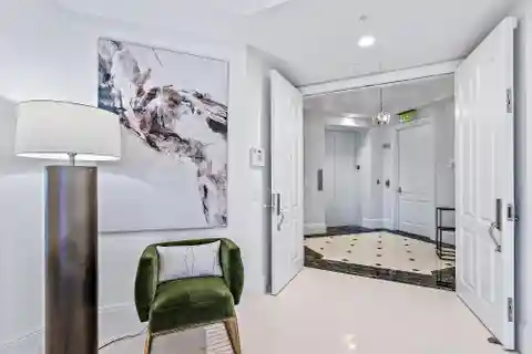 Lakefront Living with Dockage